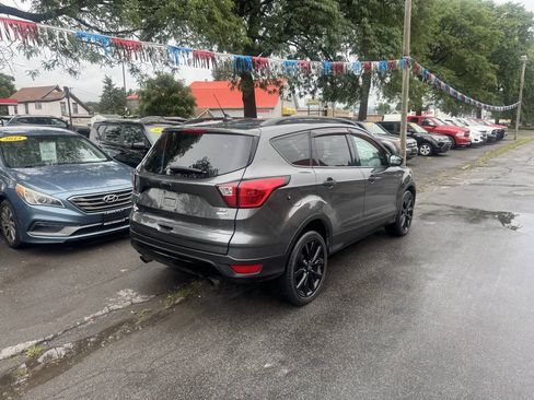 Used 2019 Ford Escape SE AWD/4WD image 4