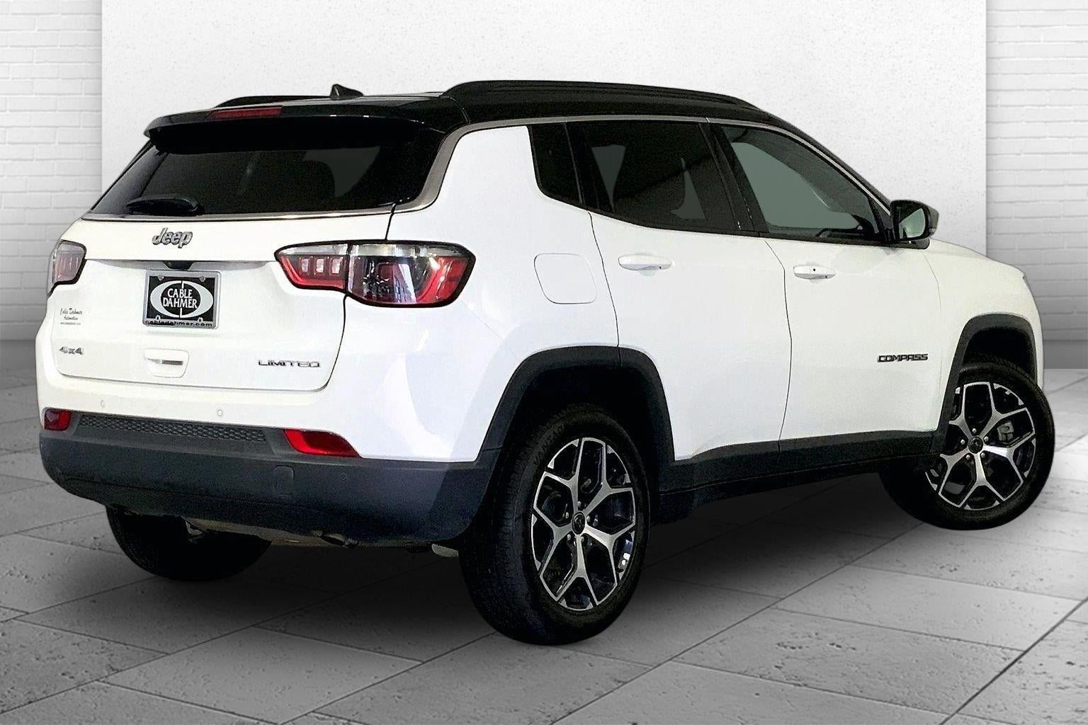Used 2025 Jeep Compass Limited AWD/4WD image 13