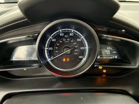 Used 2019 Toyota Yaris XLE FWD image 12