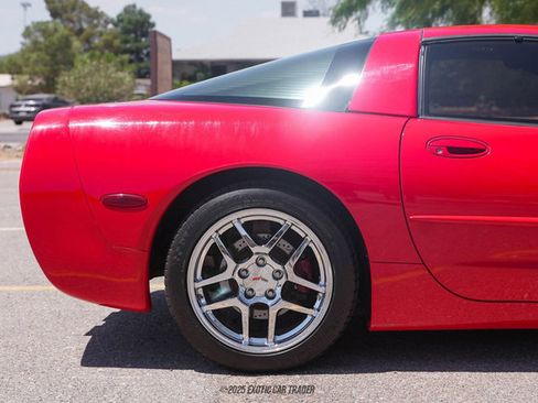 Used 1999 Chevrolet Corvette Coupe w/ Memory Pkg RWD image 10