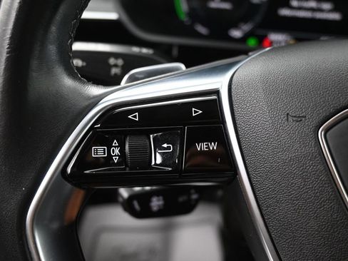 Used 2022 Audi e-tron Premium Plus w/ Premium Plus Package AWD/4WD image 23