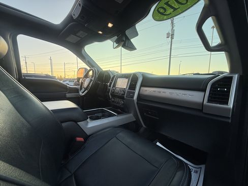 Used 2019 Ford F350 Lariat w/ Lariat Ultimate Package image 28