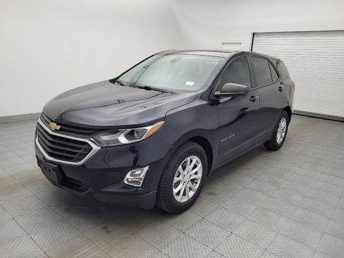Used 2021 Chevrolet Equinox LS w/ LS Convenience Package image 2
