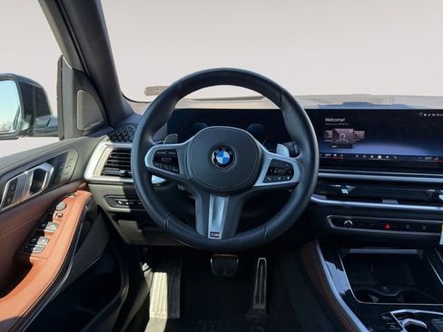 Used 2026 BMW X5 xDrive40i w/ M Sport Package image 12