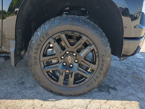 Used 2024 Chevrolet Silverado 1500 LT Trail Boss w/ LT Trail Boss Premium Package image 9