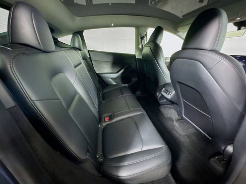 Used 2023 Tesla Model Y Long Range image 31