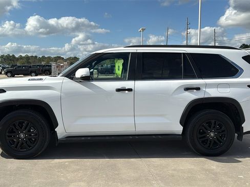 Used 2025 Toyota Sequoia SR5 image 4