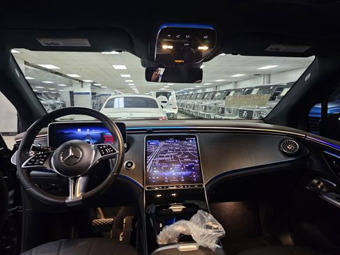 Used 2023 Mercedes-Benz EQE 350+ SUV image 9