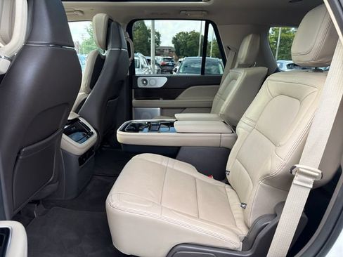 Used 2024 Lincoln Navigator Reserve AWD/4WD image 28