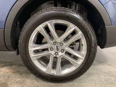 Used 2017 Ford Explorer XLT w/ Equipment Group 202A image 25