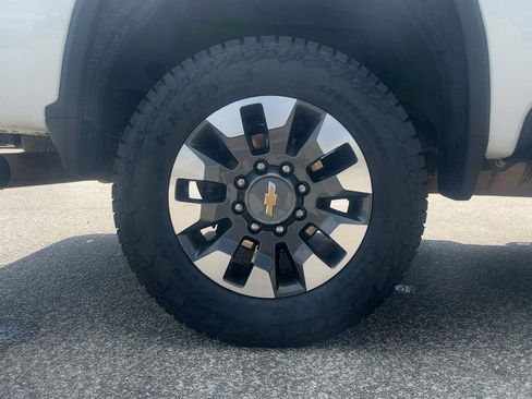 Used 2021 Chevrolet Silverado 2500 Custom w/ Custom Value Package AWD/4WD image 38