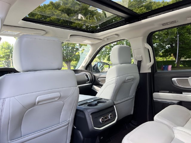 Certified 2025 Ford Expedition Max Platinum AWD/4WD image 27