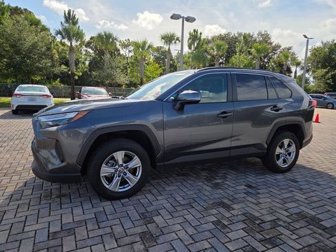 Used 2025 Toyota RAV4 XLE w/ Convenience Package FWD image 3