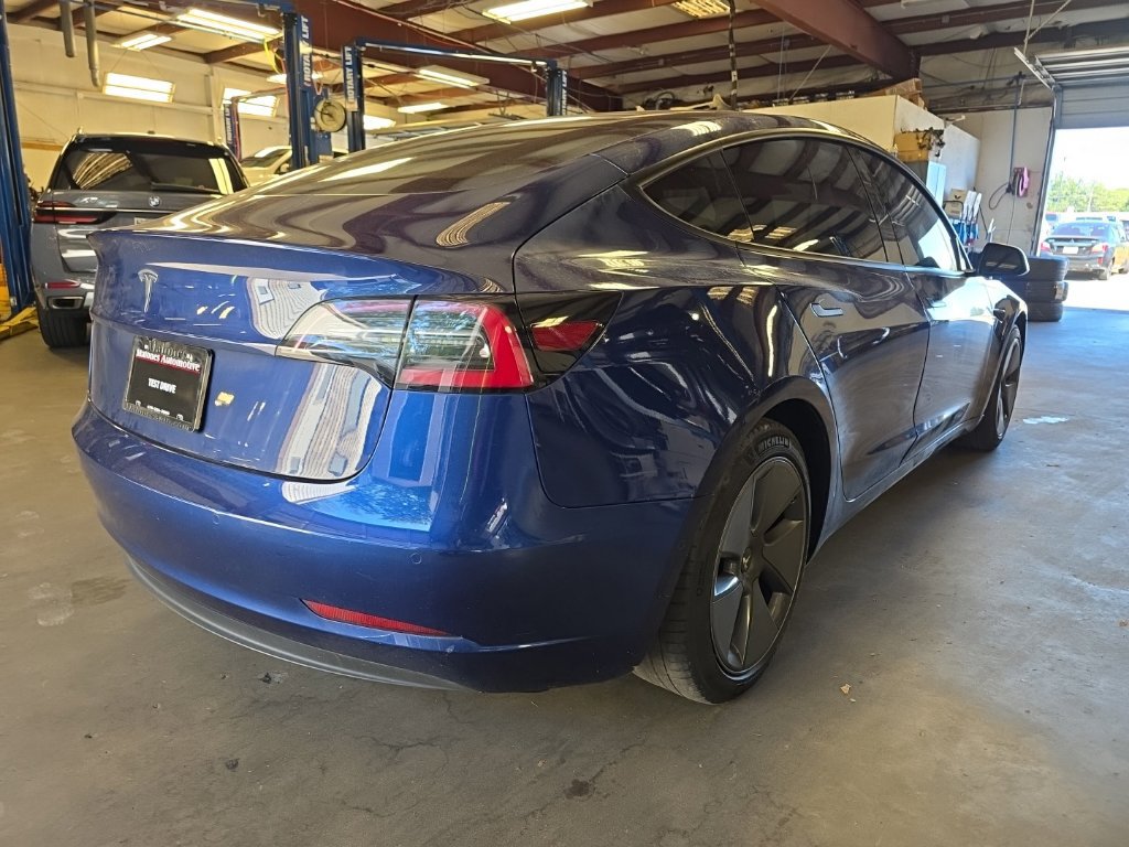 Used 2021 Tesla Model 3 Standard Range Plus RWD image 3