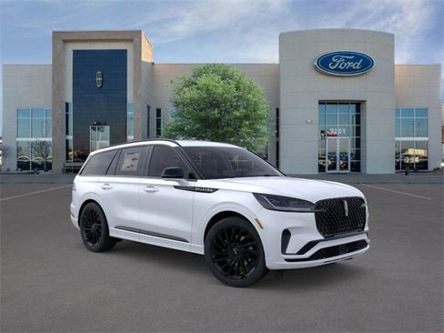 New 2026 Lincoln Aviator Reserve image 7