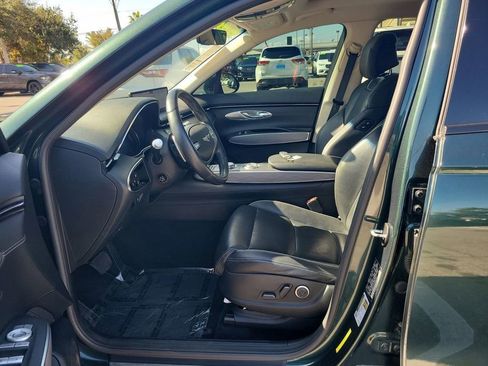 Used 2022 Genesis GV70 2.5T w/ Advanced Package image 26