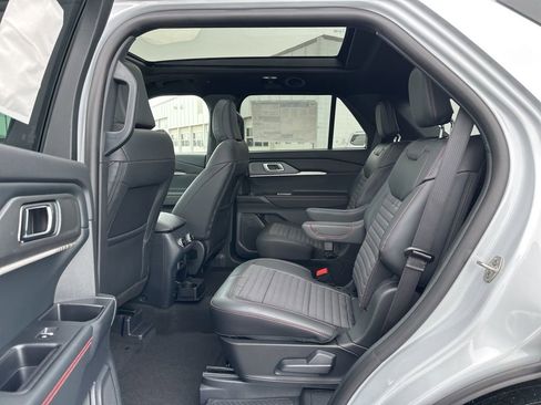 New 2026 Ford Explorer ST-Line w/ ST-Line Street Pack image 25