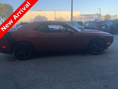 Used 2021 Dodge Challenger SXT w/ Driver Convenience Group image 7