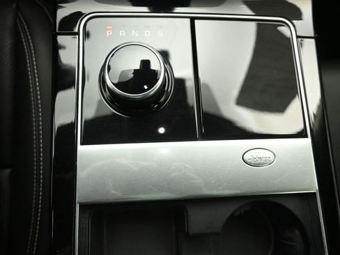 Used 2019 Land Rover Range Rover Velar S image 18