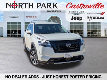 Used 2023 Nissan Pathfinder SL w/ Lighting Package (N92)