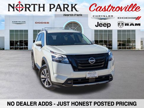 Used 2023 Nissan Pathfinder SL w/ Lighting Package (N92) image 1