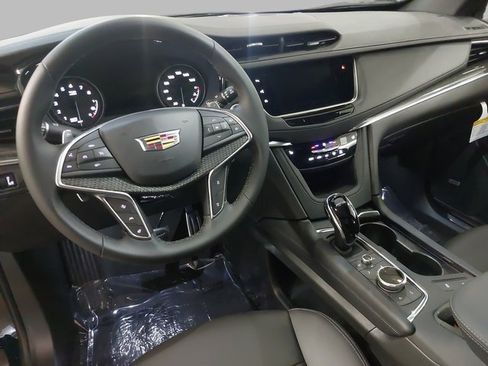 Used 2025 Cadillac XT5 Sportv w/ Technology Package image 16