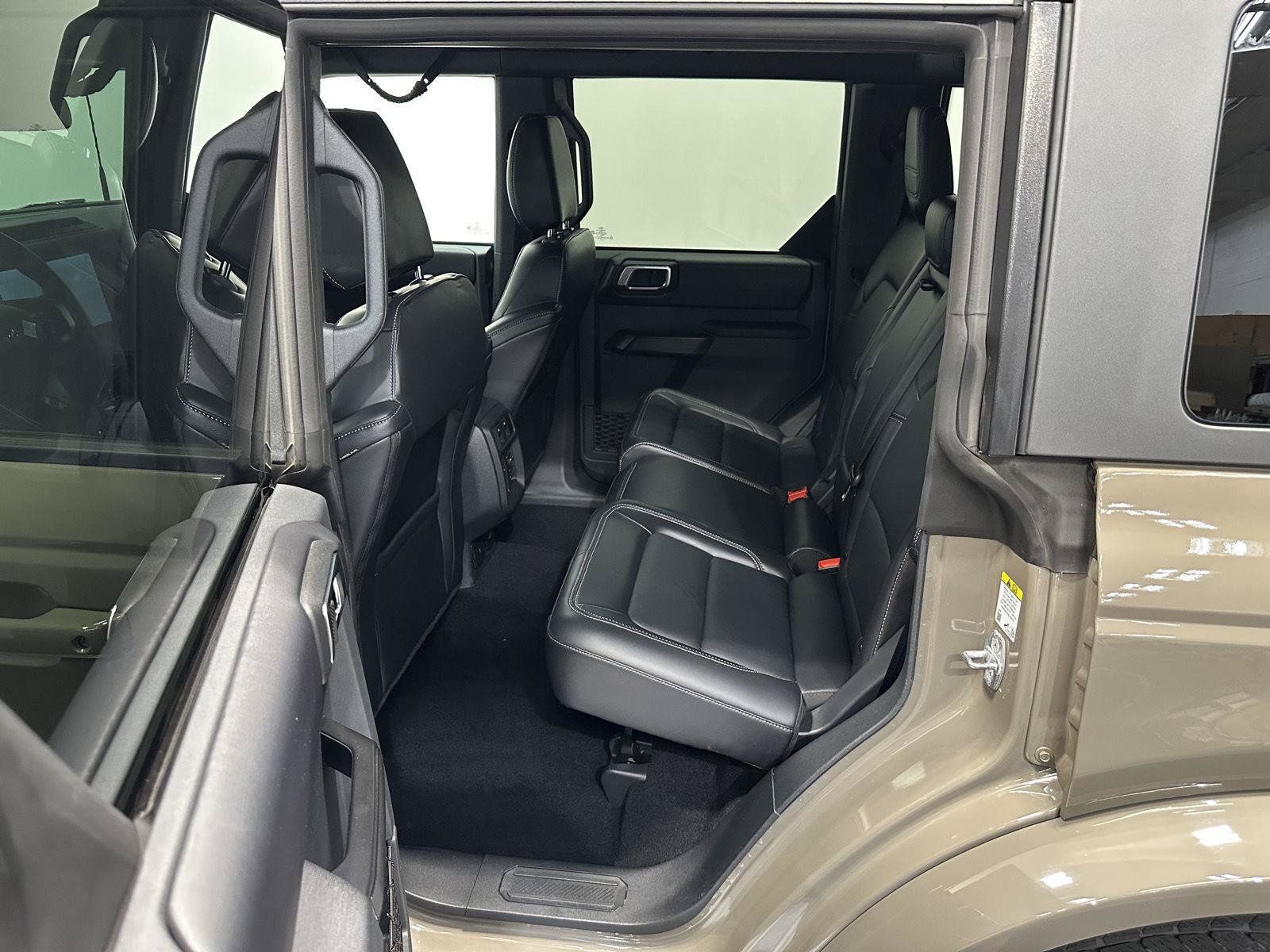 Used 2025 Ford Bronco Outer Banks AWD/4WD image 28