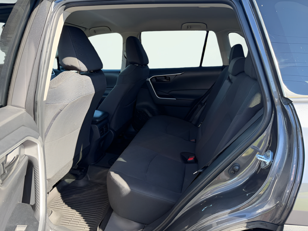 Used 2024 Toyota RAV4 LE AWD/4WD image 25