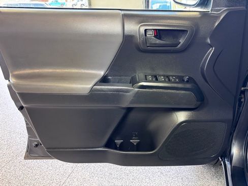 Used 2022 Toyota Tacoma SR image 21