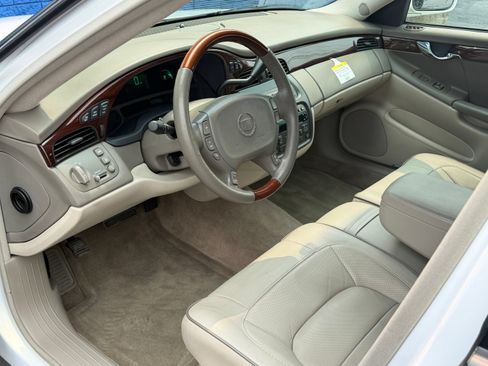 Used 2005 Cadillac De Ville w/ Limited Edition Package FWD image 13