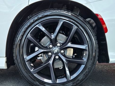 Used 2023 Dodge Charger R/T w/ Blacktop Package image 8