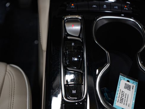 Used 2023 Buick Envision Avenir image 21