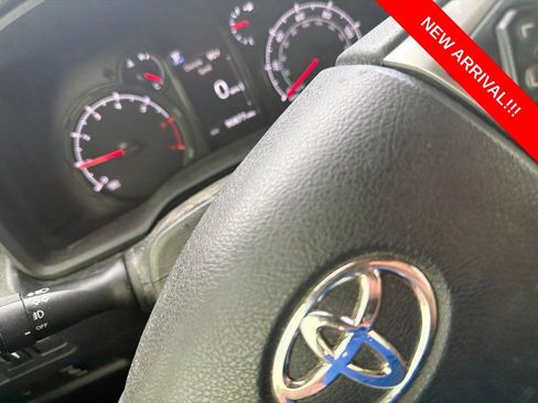 Used 2020 Toyota 4Runner SR5 AWD/4WD image 10