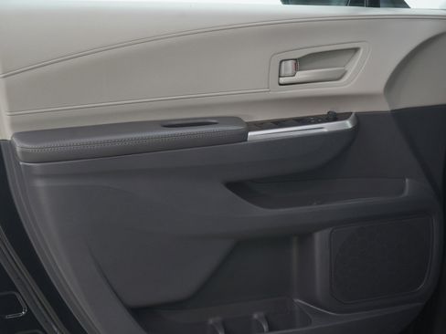 Used 2024 Toyota Sienna LE image 20