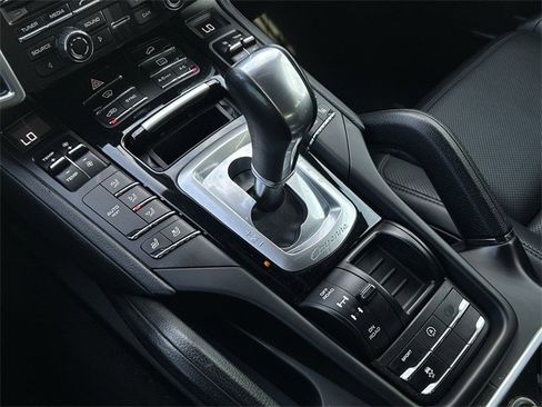Used 2016 Porsche Cayenne image 20