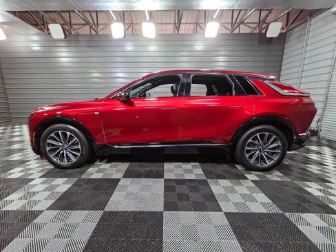 Used 2024 Cadillac Lyriq Sport image 8