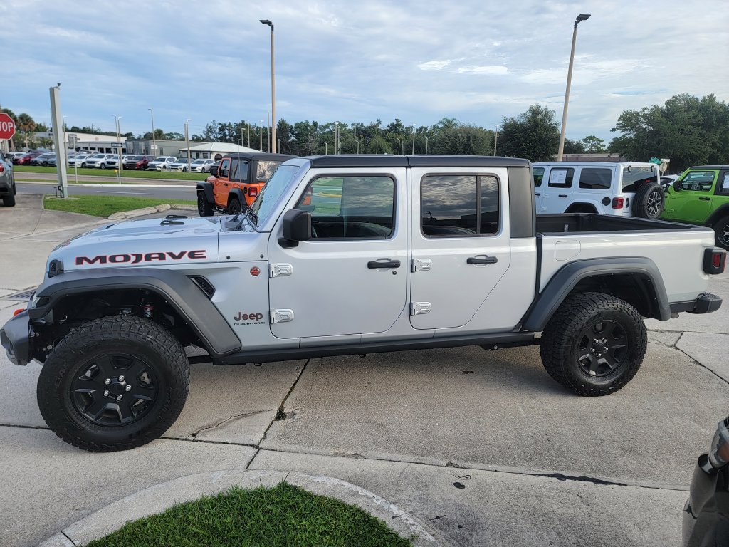 Used 2023 Jeep Gladiator Mojave w/ Trailer Tow Package AWD/4WD image 2