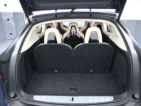 Used 2016 Tesla Model X 90D image 30