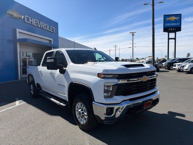 Used 2025 Chevrolet Silverado 2500 LT w/ Convenience Package AWD/4WD image 3