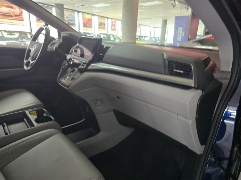 Used 2023 Honda Odyssey EX-L image 13