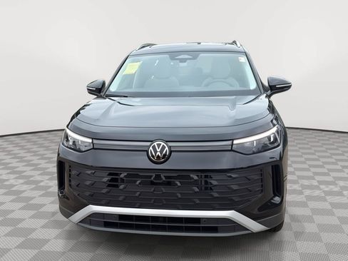 New 2026 Volkswagen Tiguan SE AWD/4WD image 2