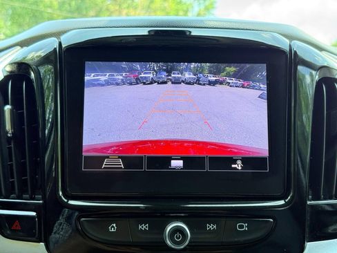 Used 2020 Chevrolet Traverse LT FWD image 46
