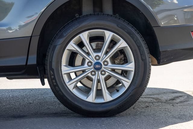 Used 2019 Ford Escape SE FWD image 15