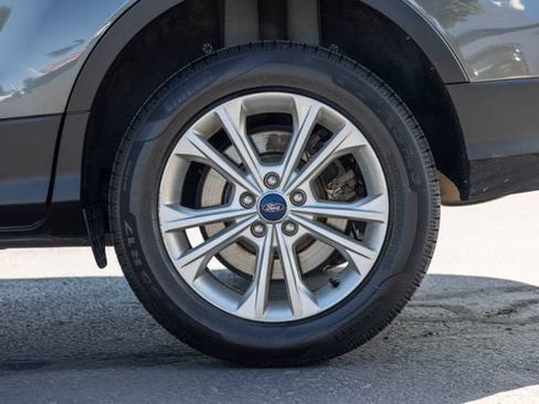 Used 2019 Ford Escape SE FWD image 15
