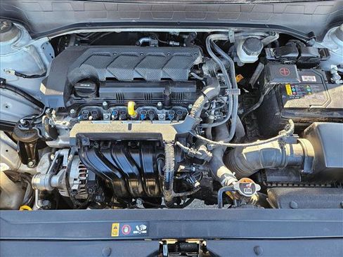 Used 2022 Hyundai Venue SEL w/ Cargo Package image 21