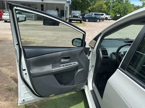 Used 2012 Toyota Prius V Two FWD image 15