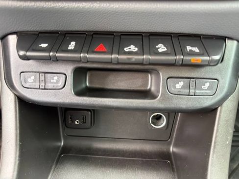 Used 2019 Chevrolet Colorado Z71 AWD/4WD image 26