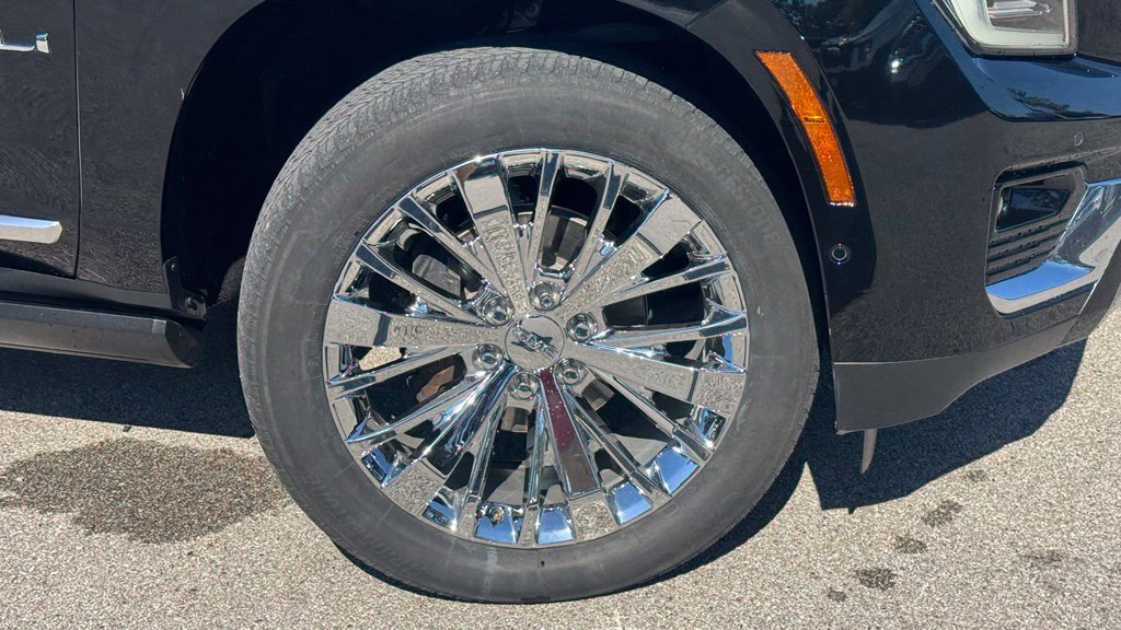 Used 2025 GMC Yukon XL Denali w/ Denali Reserve Package AWD/4WD image 6