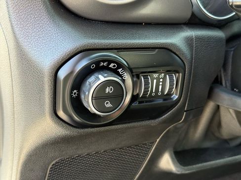 Used 2021 Jeep Gladiator Sport AWD/4WD image 18