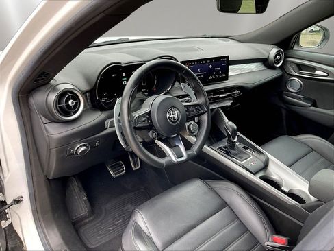 Used 2024 Alfa Romeo Tonale Veloce AWD/4WD image 17